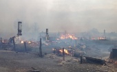 Из-за сильного пожара десятки жителей Иркутской области остались без жилья