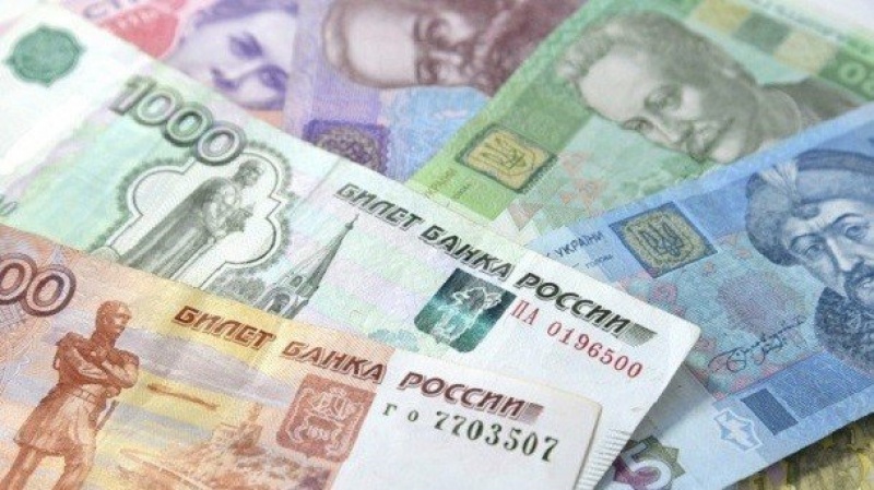 Госдума ввела ограничения на денежные переводы на Украину